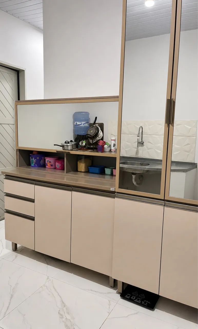 Armários para cozinha e sala de estar/jantar