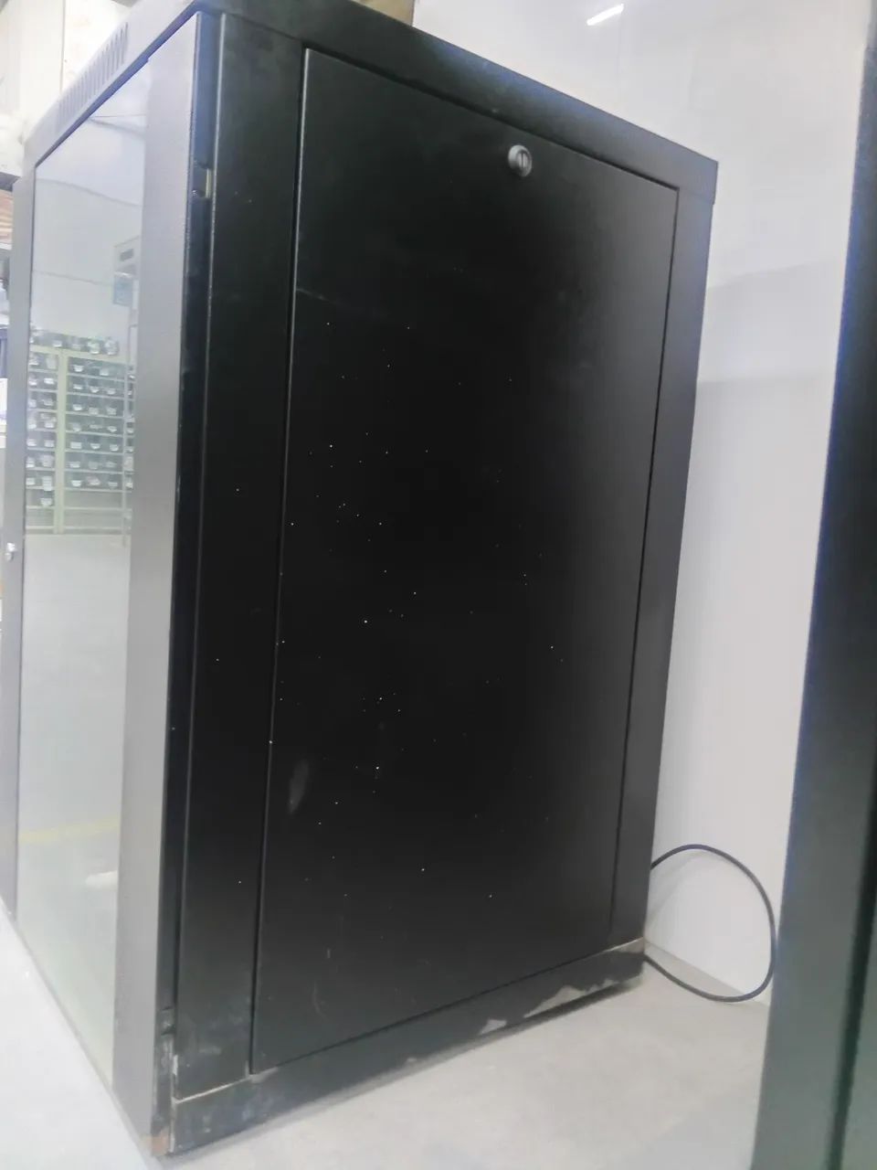 rack fechado de piso para servidores e equipamentos de TI (padrão 19 polegadas) - Foto 3