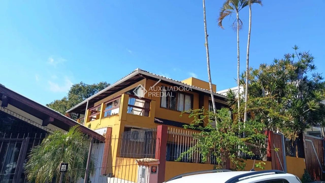 Casa na Trindade com 3 suítes e vista de cinema! - Foto 2