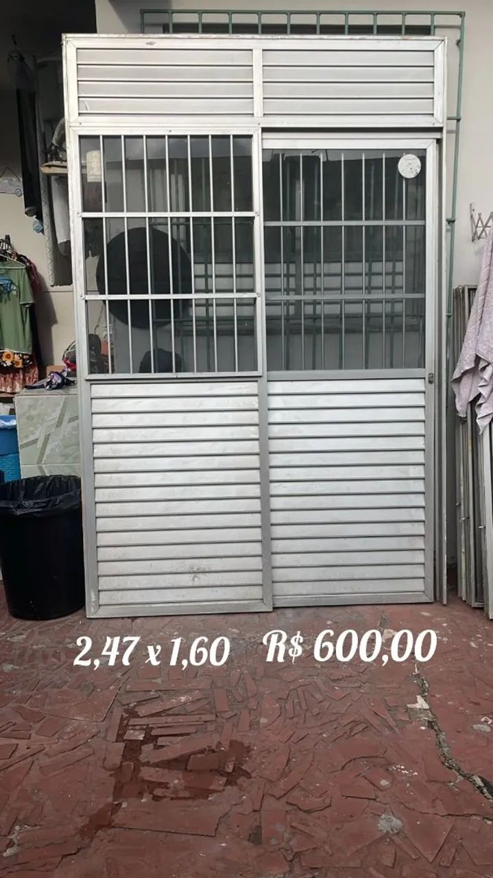 Porta e janela alumínio/vidro e grades metalon usados: 8 peças 1