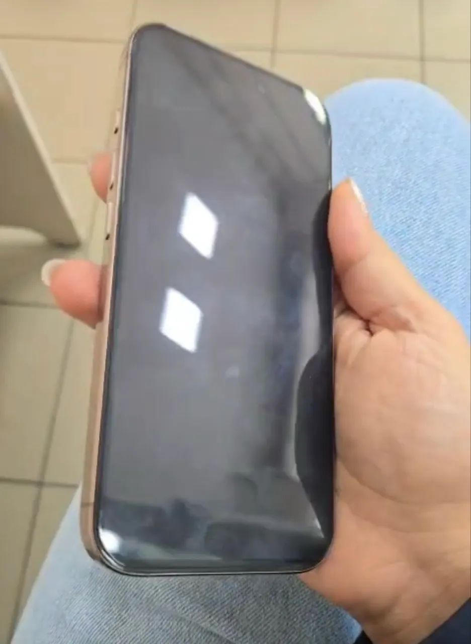 Vendo IPhone 16 pro 256GB - Foto 4