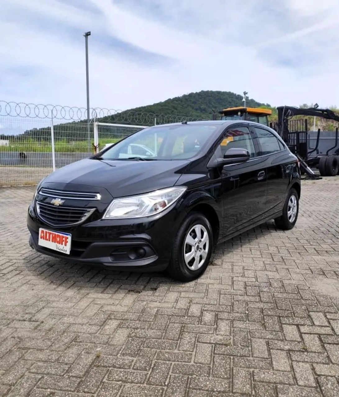 Chevrolet Onix Hatch LT 1.0 12V Flex Mec. 4P 2014 - Foto 2