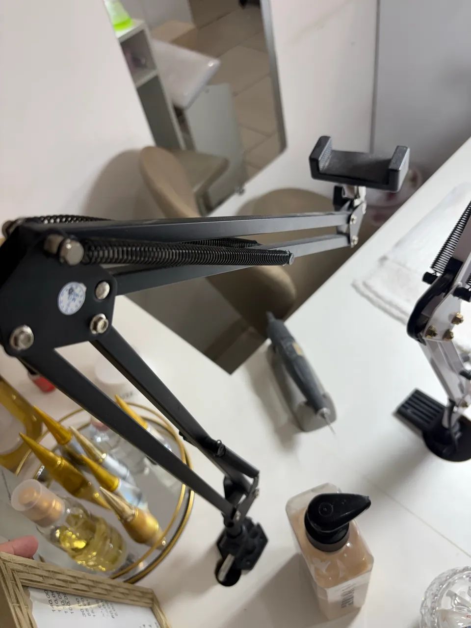 Suporte para celular articulado