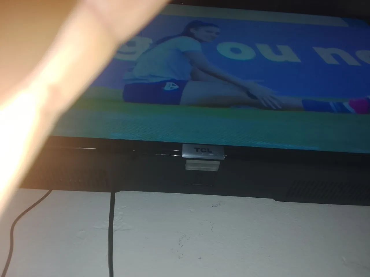 Tcl 32 ótimo estado com controle !Entrego!