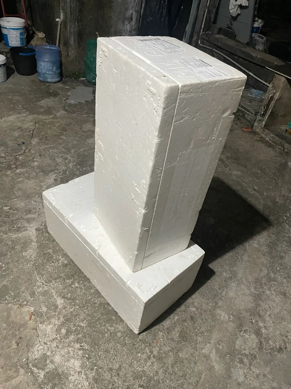 vendo duas caixas de isopor 24 l por R$100 ? - Foto 4