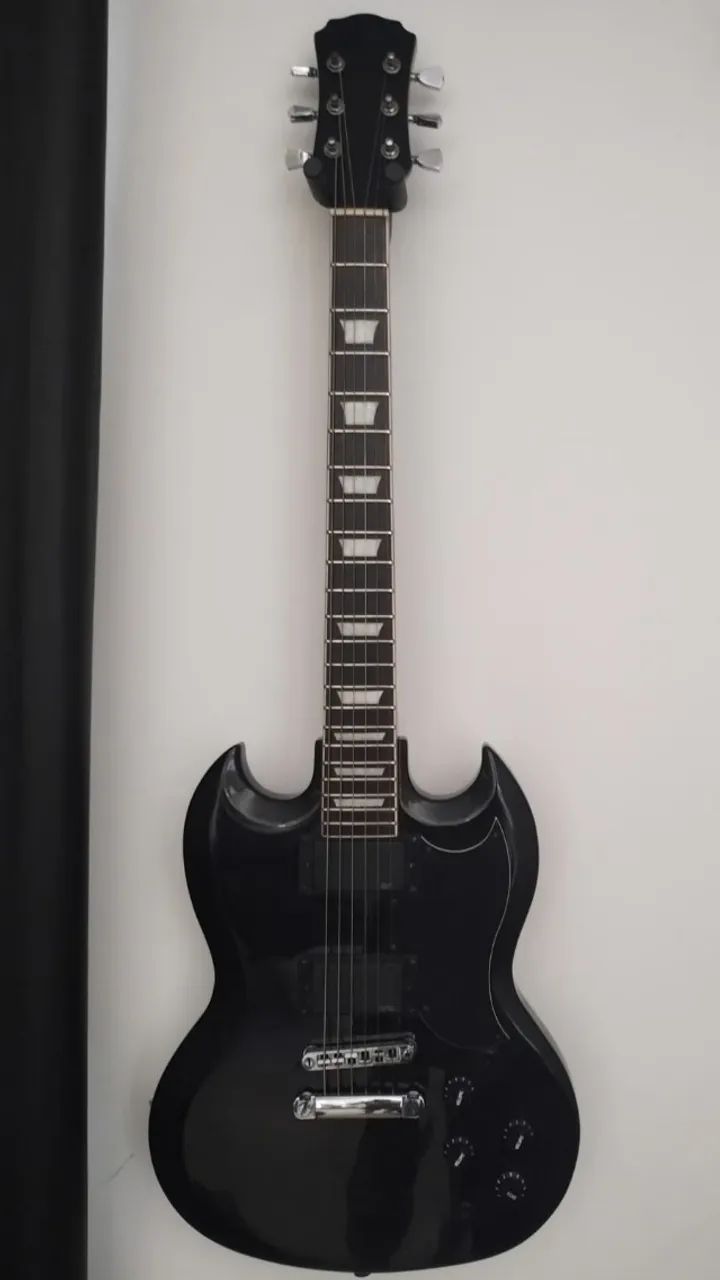 Guitarra SG com captação EMG