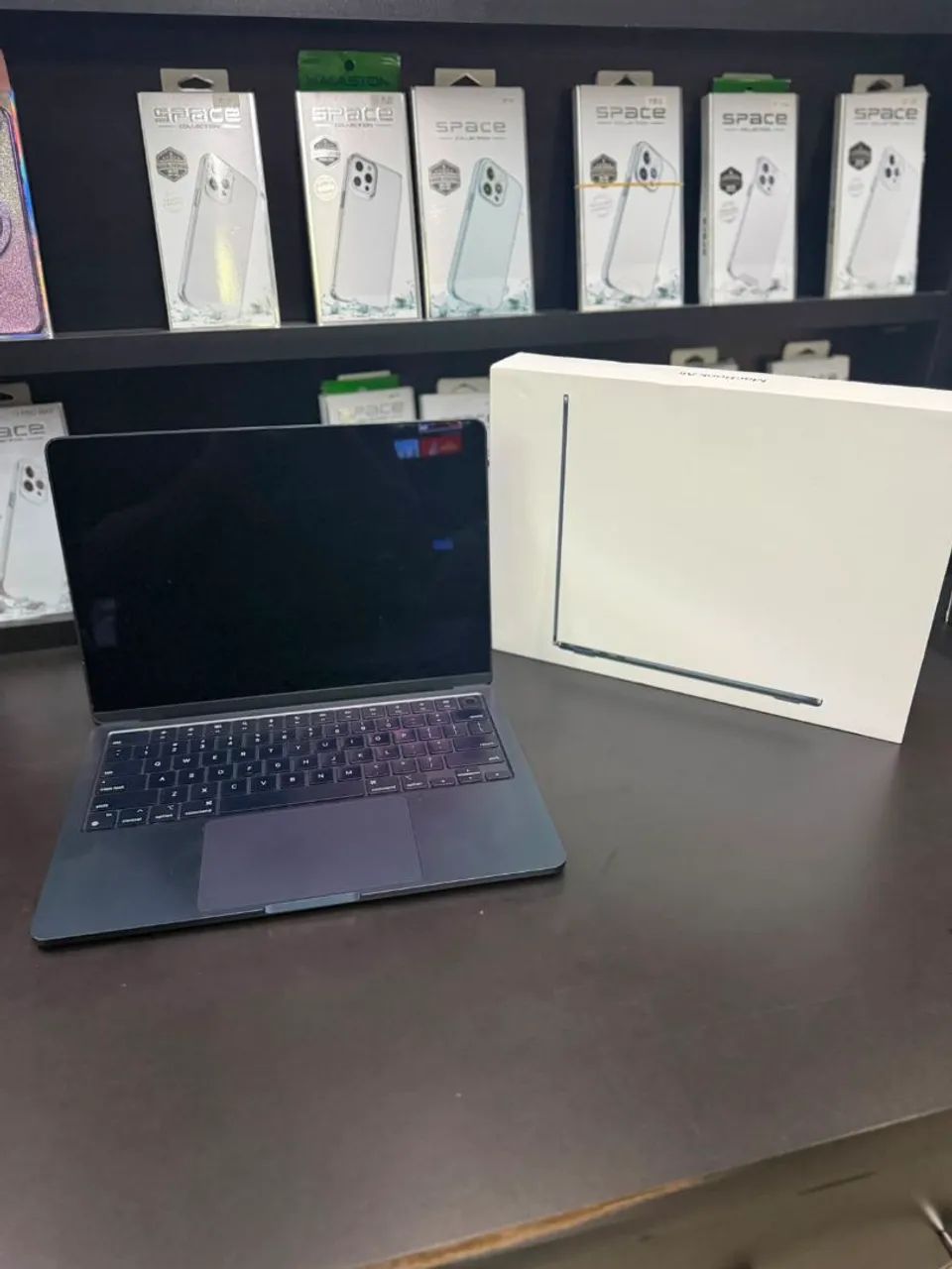 MacBook Air M2 13,6