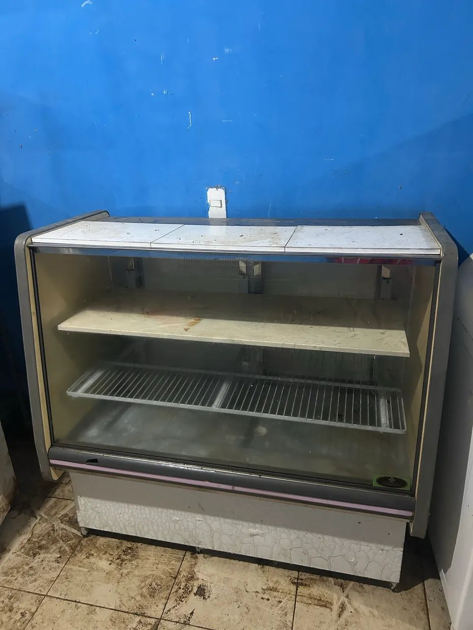 Balcão refrigerado 110v funcionando  - Foto 2