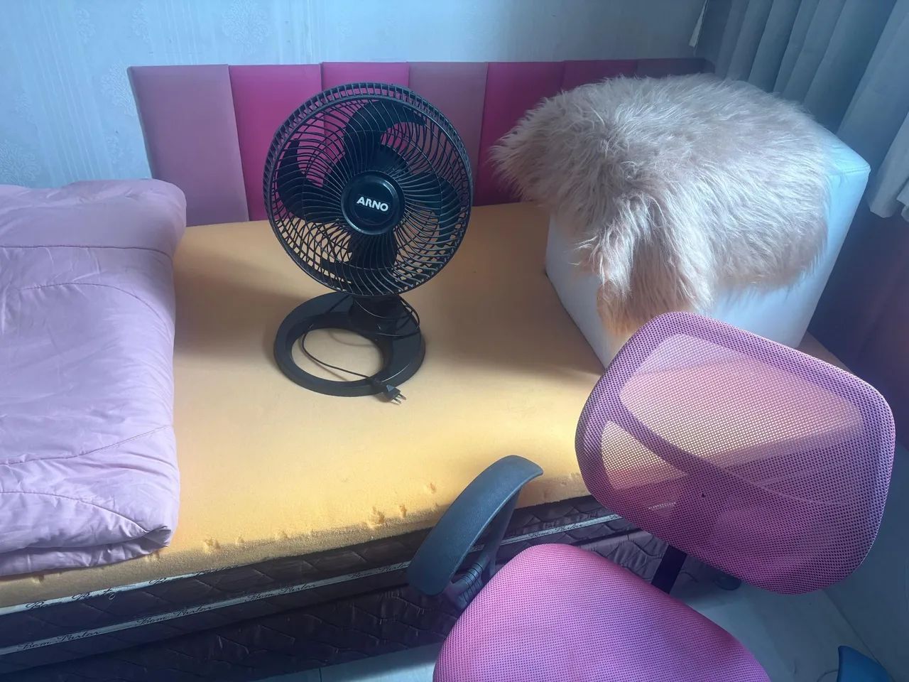 Cama e kit quarto