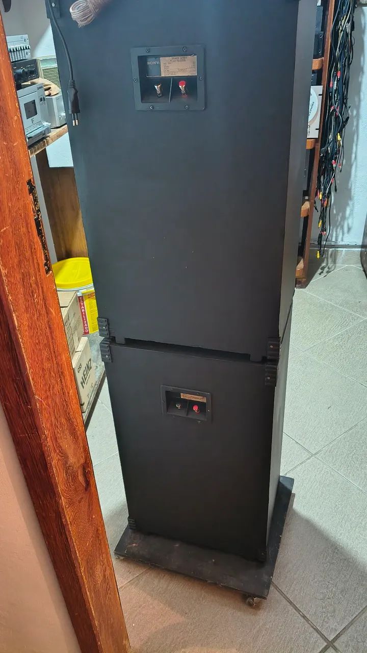 Duas caixas de som sony 12  - Foto 3
