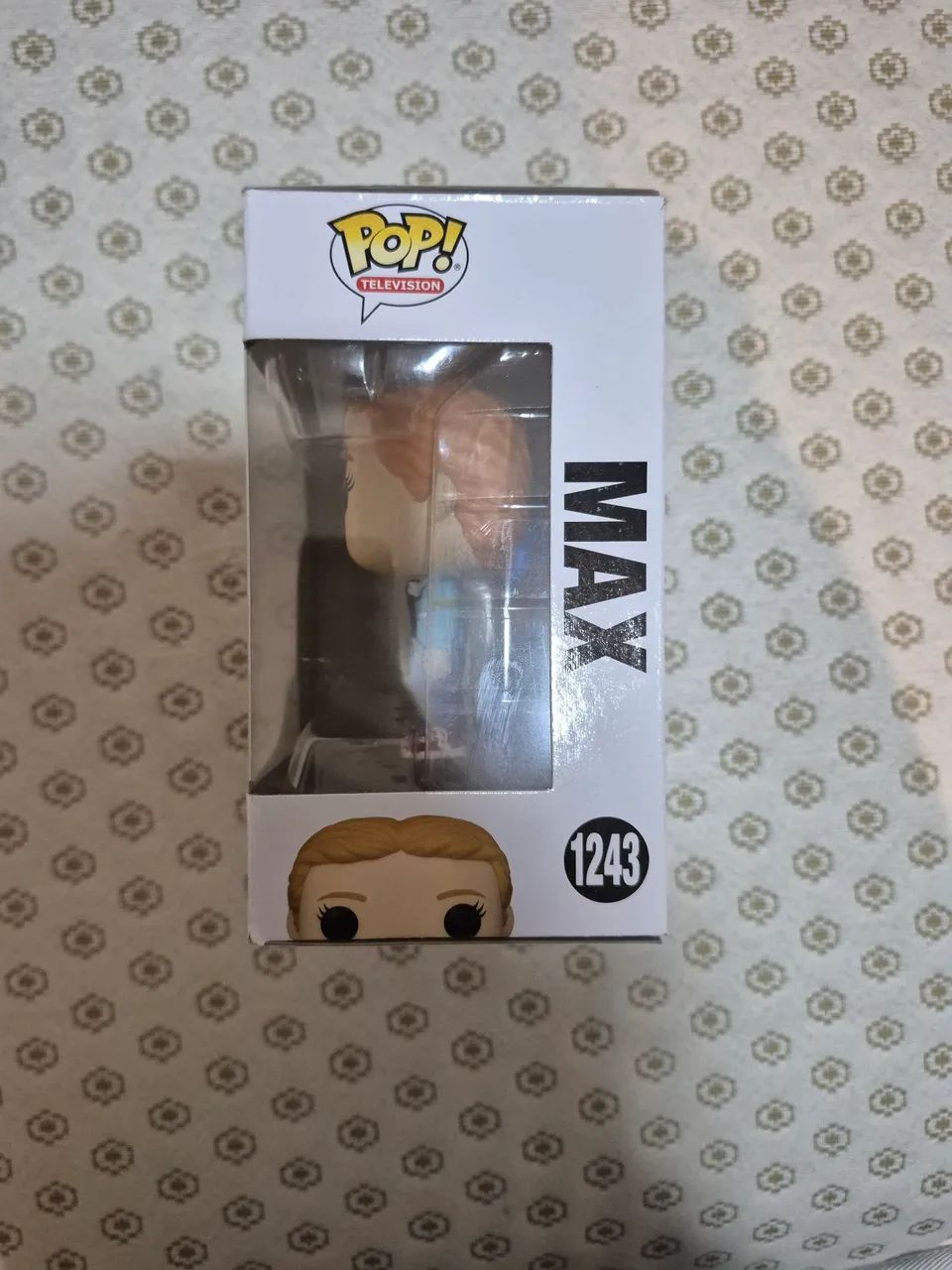 Funko pop Max Stranger Things com caixa  - Foto 2