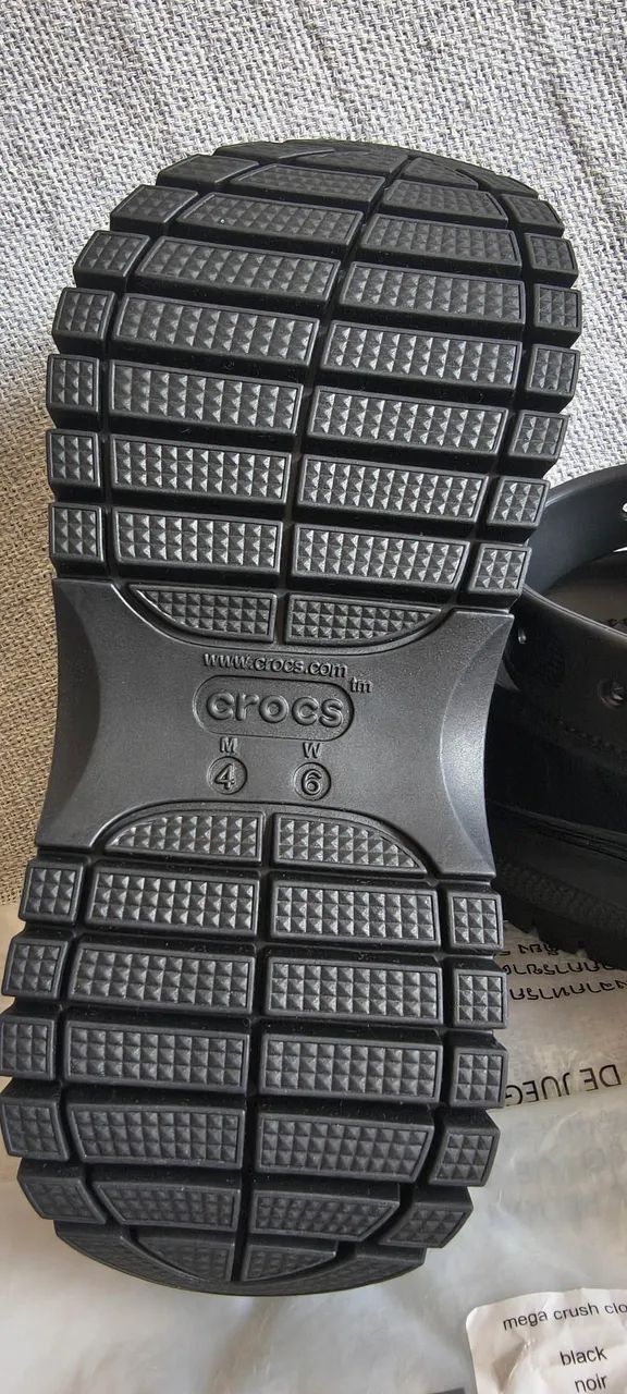 CROCS NOVO E ORIGINAL TAMANHO 35 - Foto 2