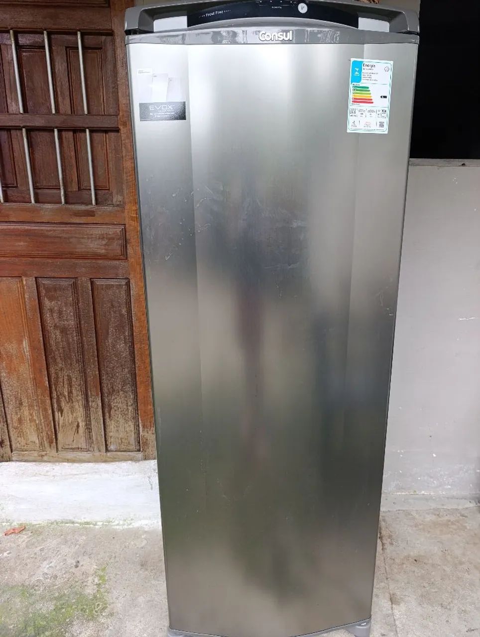 Geladeira Frost Free 342 litros semi nova