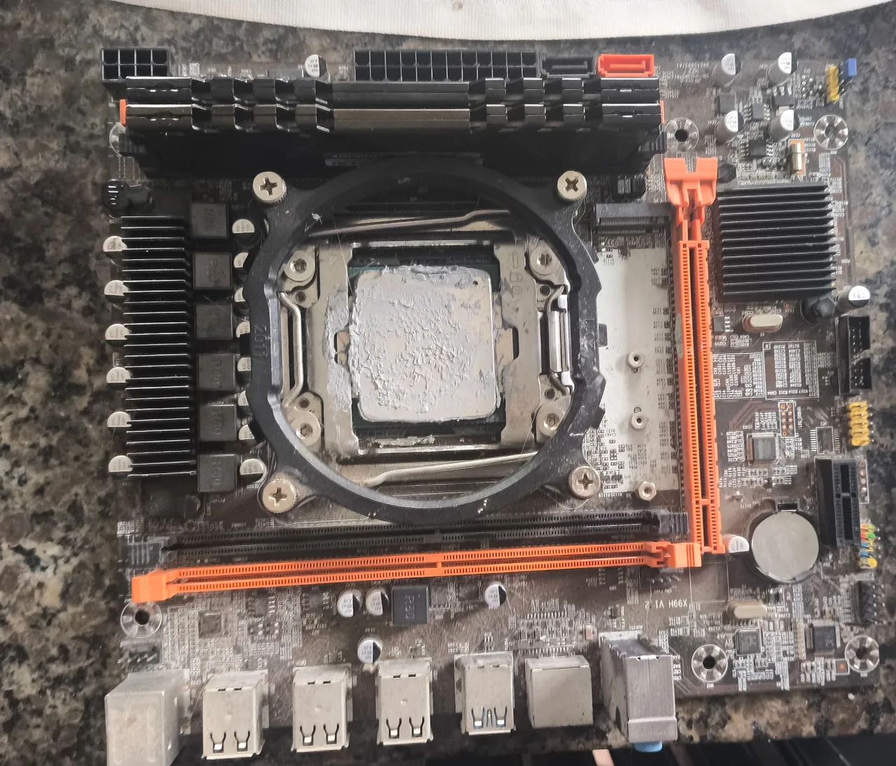 Xeon E5-2640 v3 + X99/XH99 + 32 GB (2×16 GB) DDR4 ECC