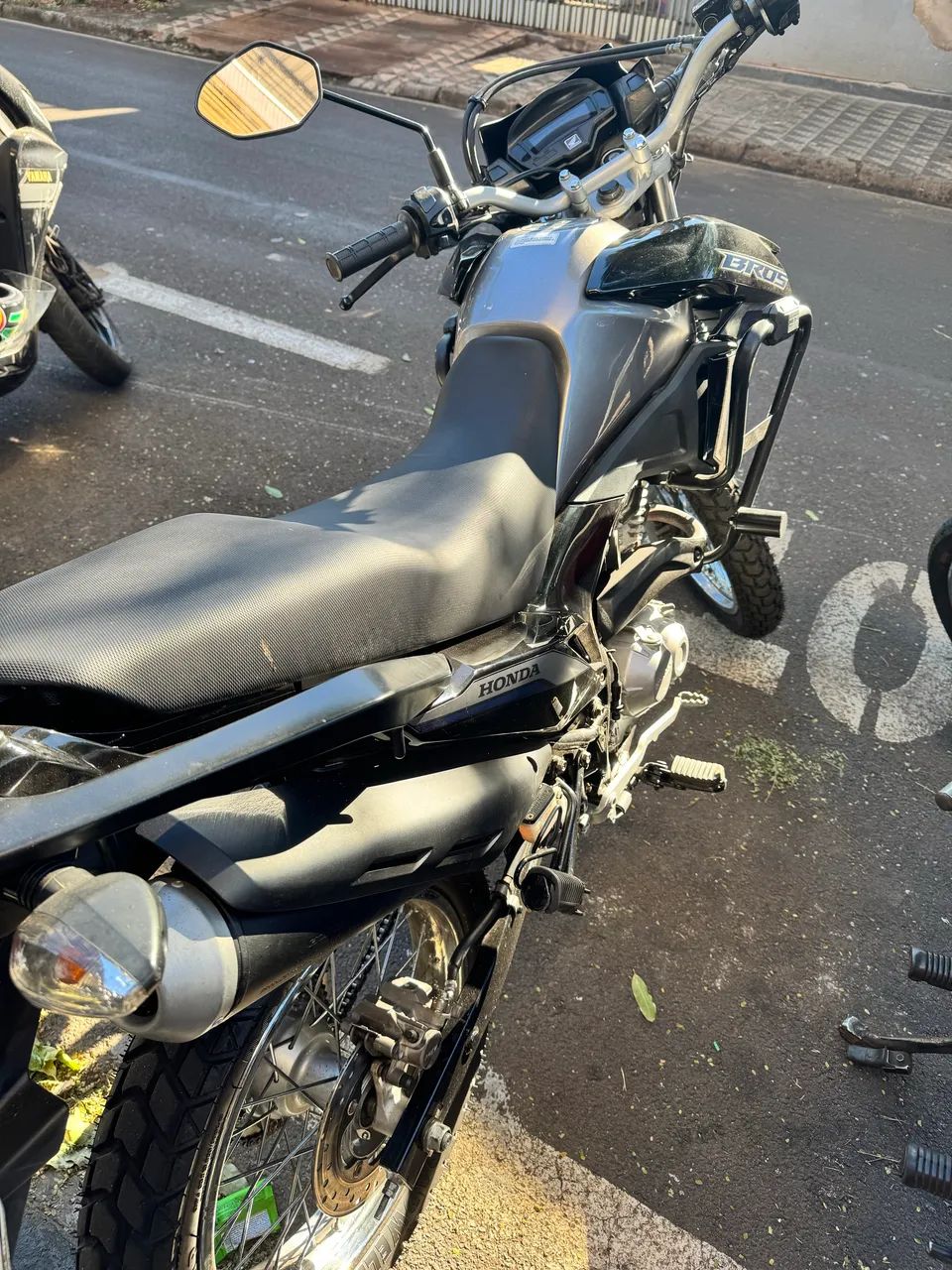 Bros 160 - 2023 - Preta 