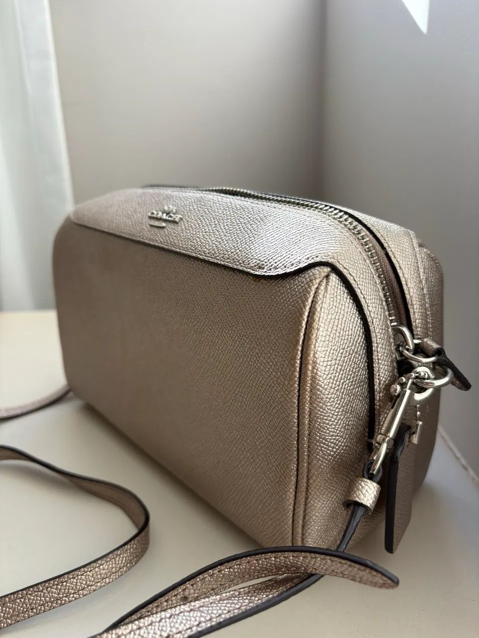 Bolsa dourada Coach - Foto 2