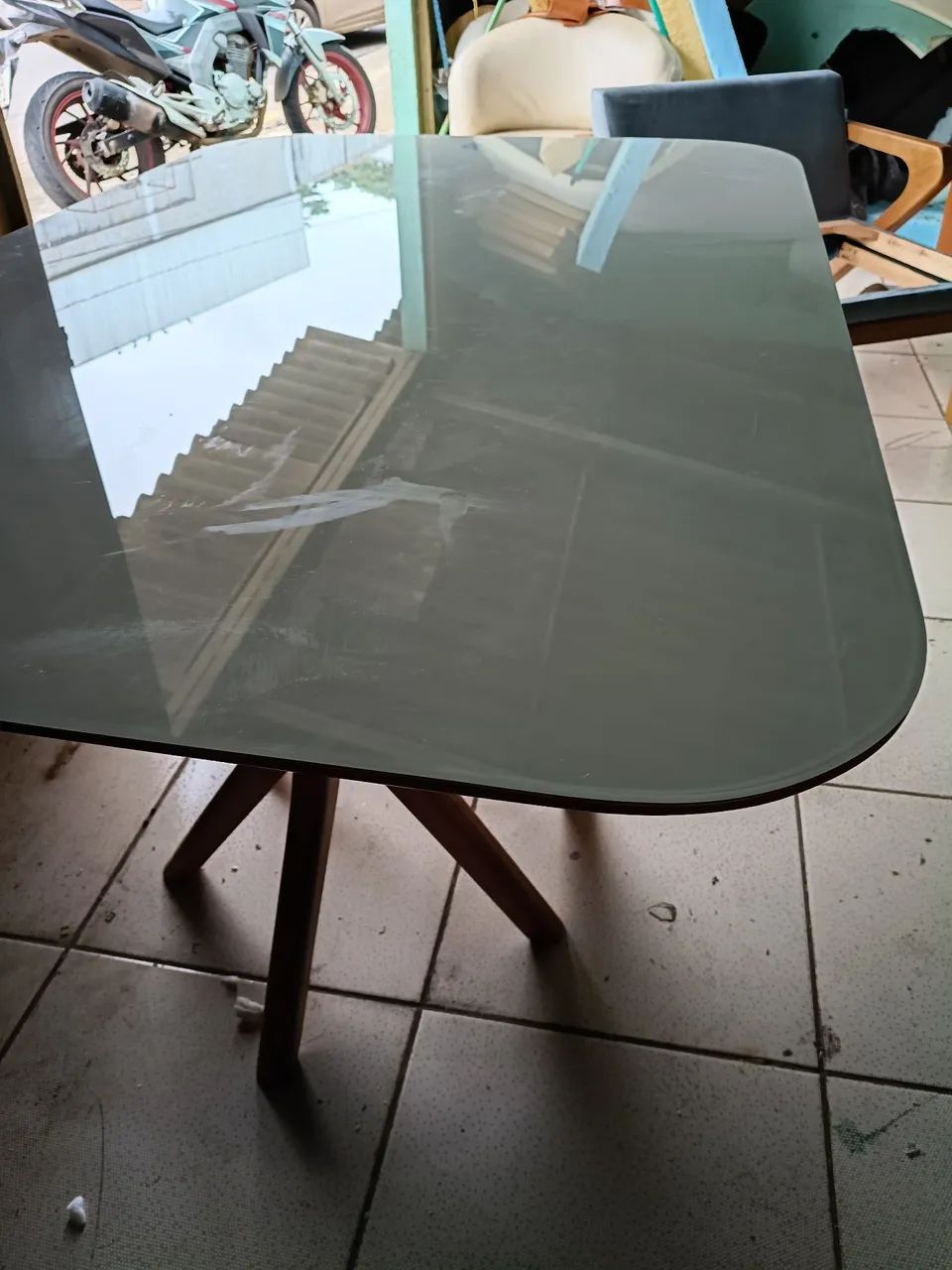 Mesa com tampo de madeira com vidro diversas cores de fundo e vários modelos..1e 40 - Foto 4