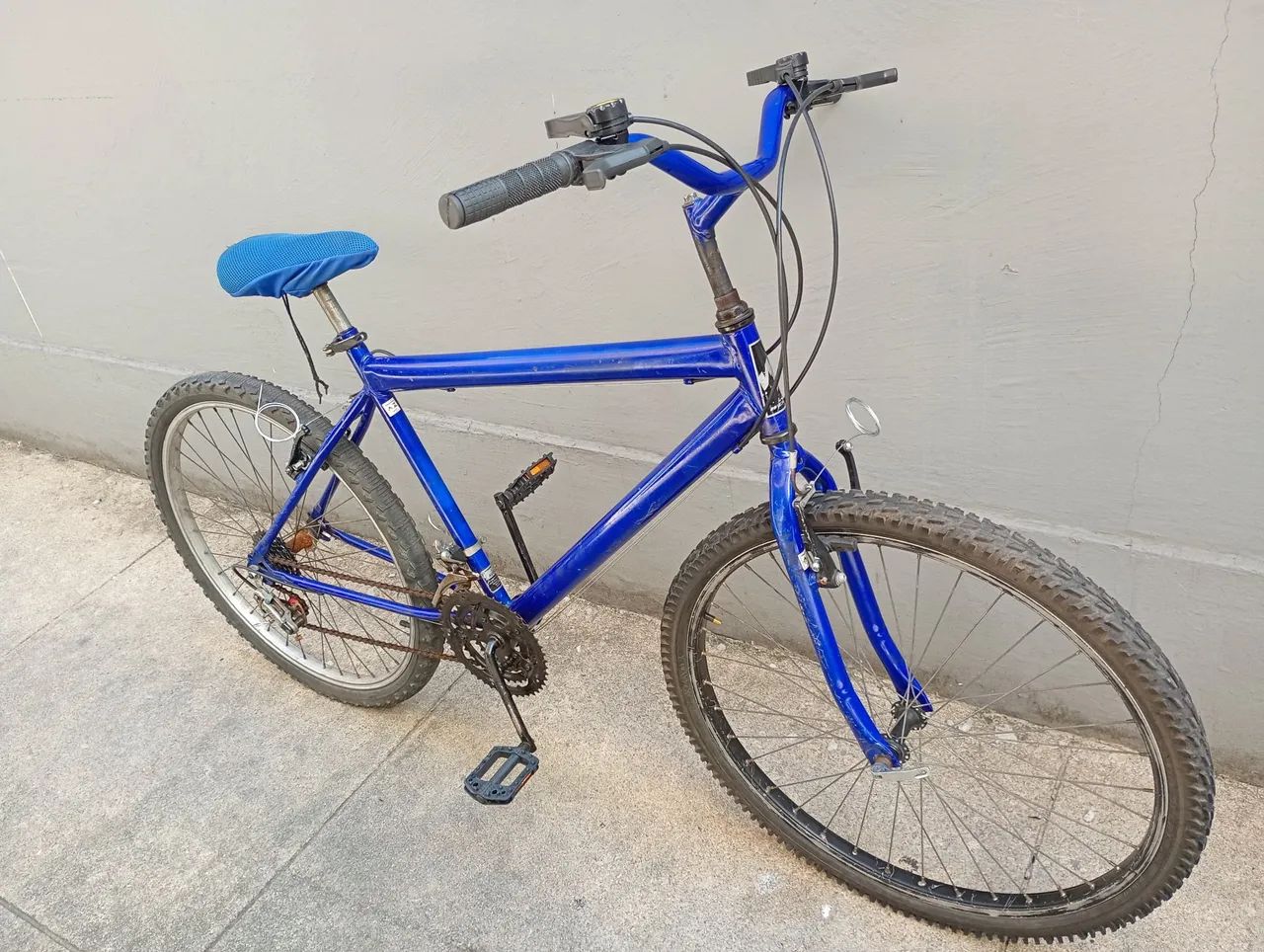 Bicicleta azul 21 marchas - Foto 2