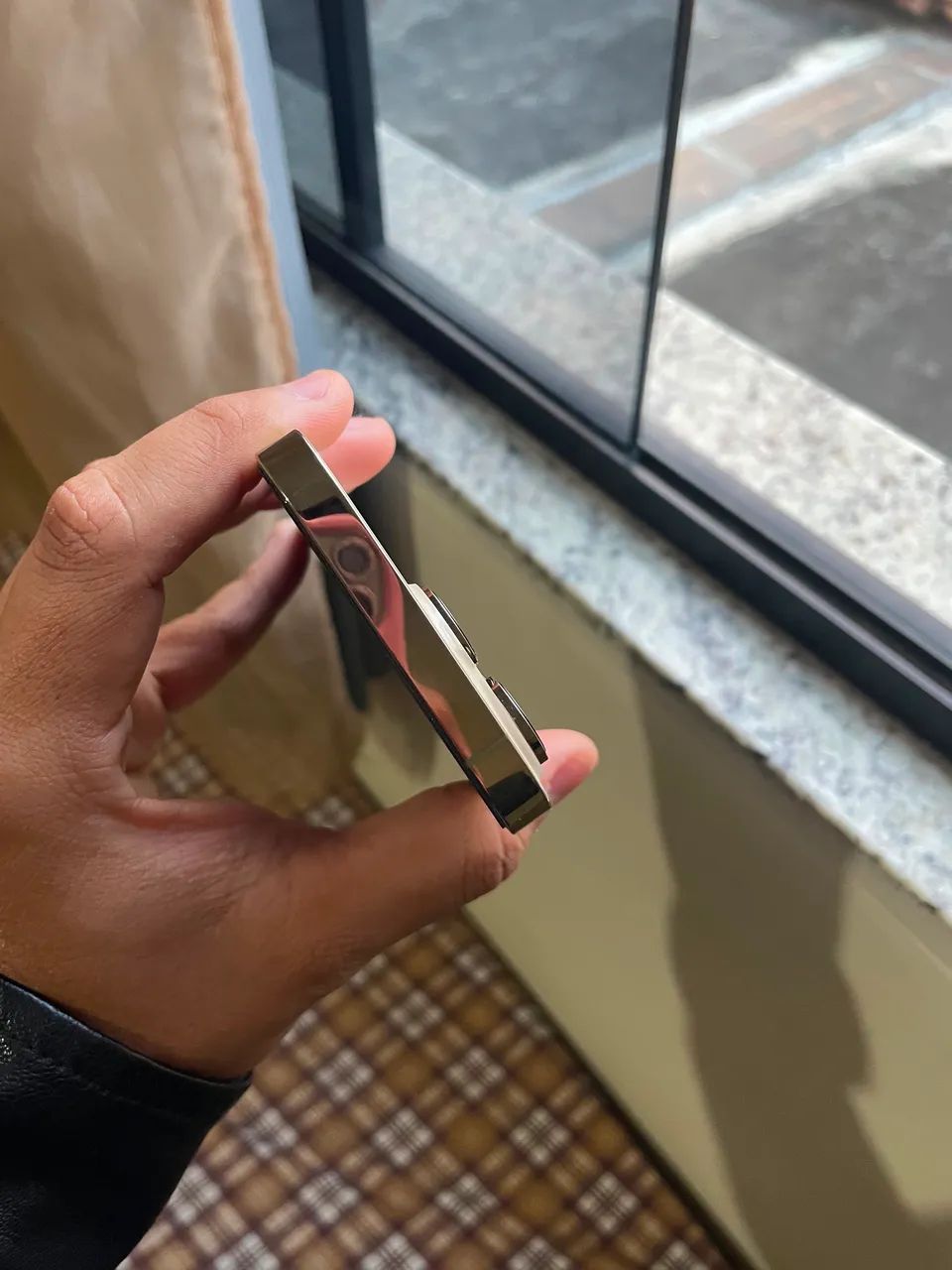iPhone 14 Pro Gold  - Foto 3