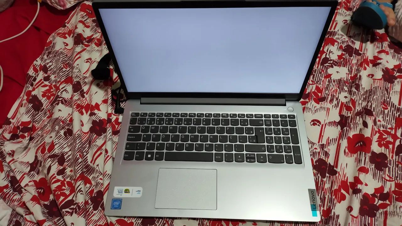 Vendo notebook Lenovo  - Foto 2