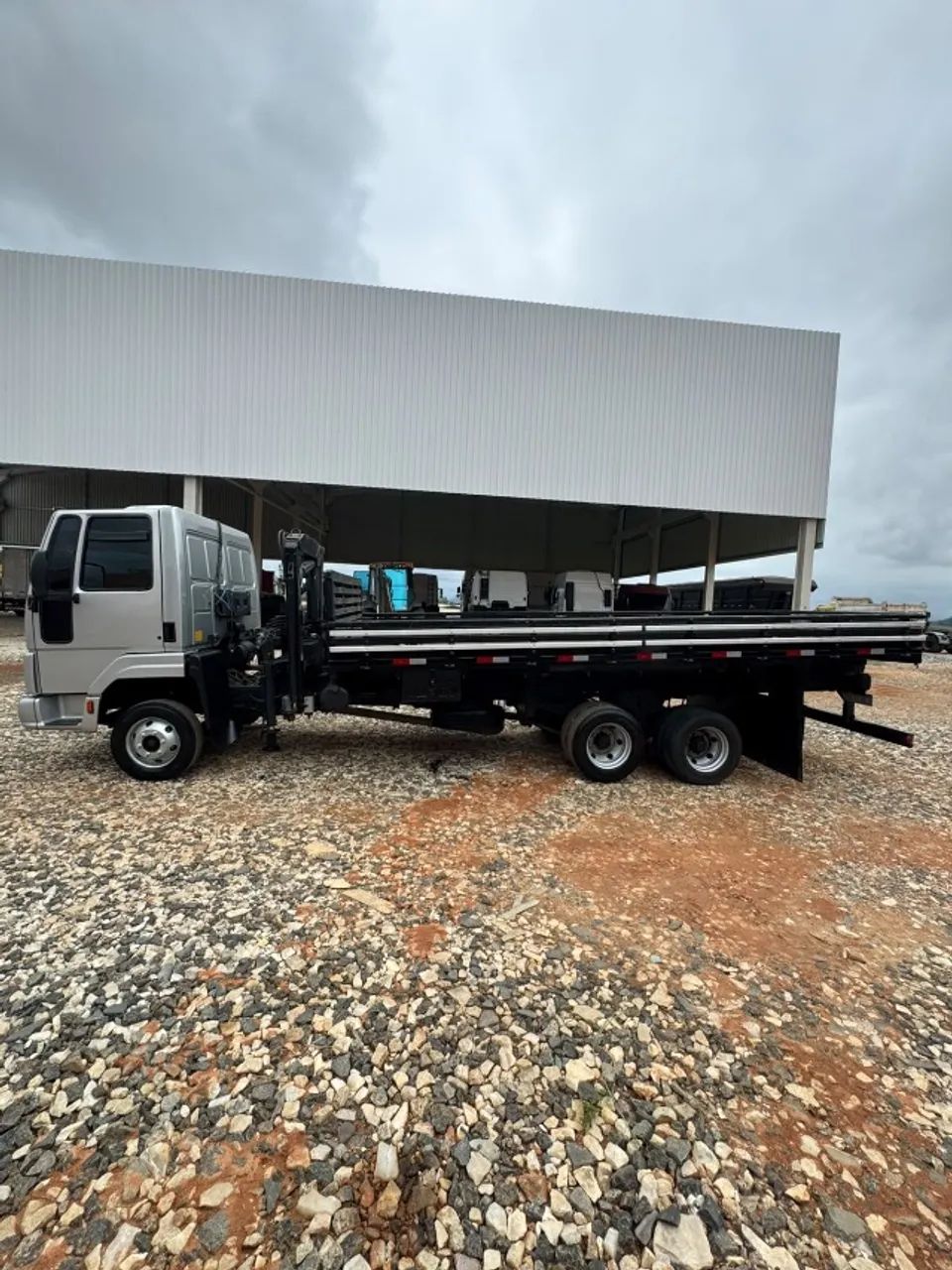 Ford Cargo 815 diesel 2012 / Com Munck - Foto 4