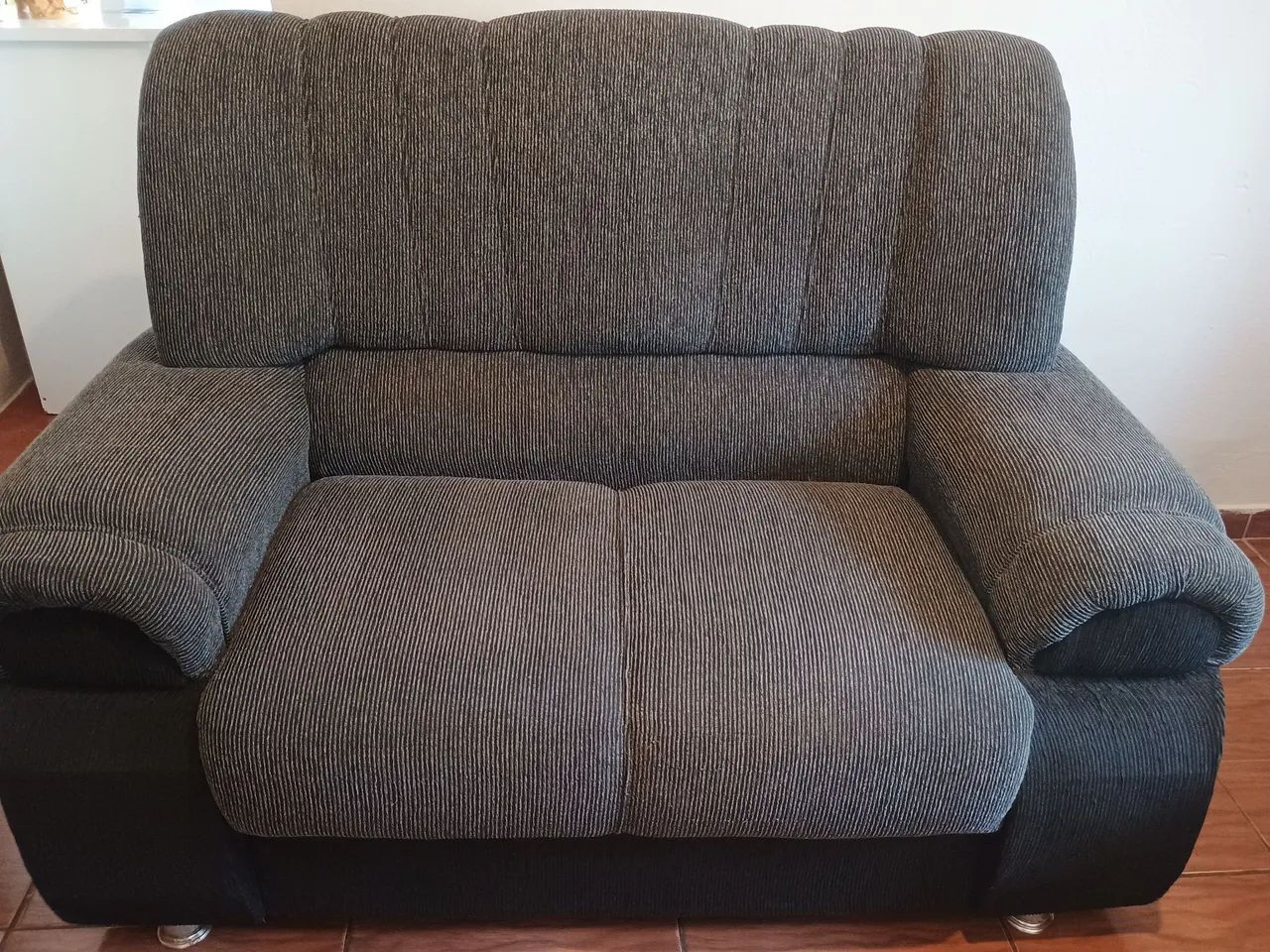 Sofá 2 e 3 lugares em perfeito estado - Foto 2