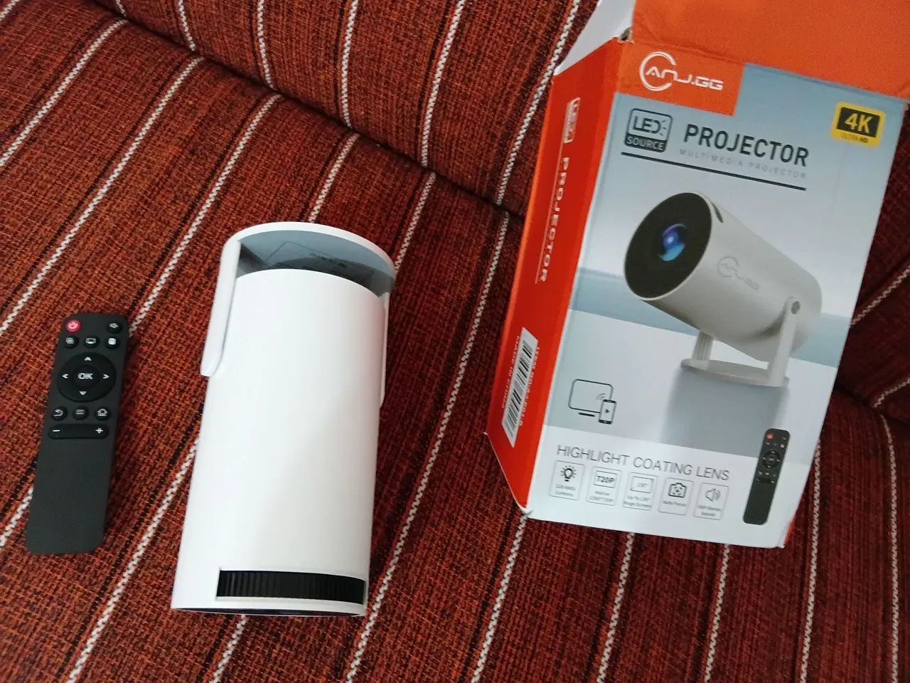 Projetor de Imagem 4K Novo - Foto 2