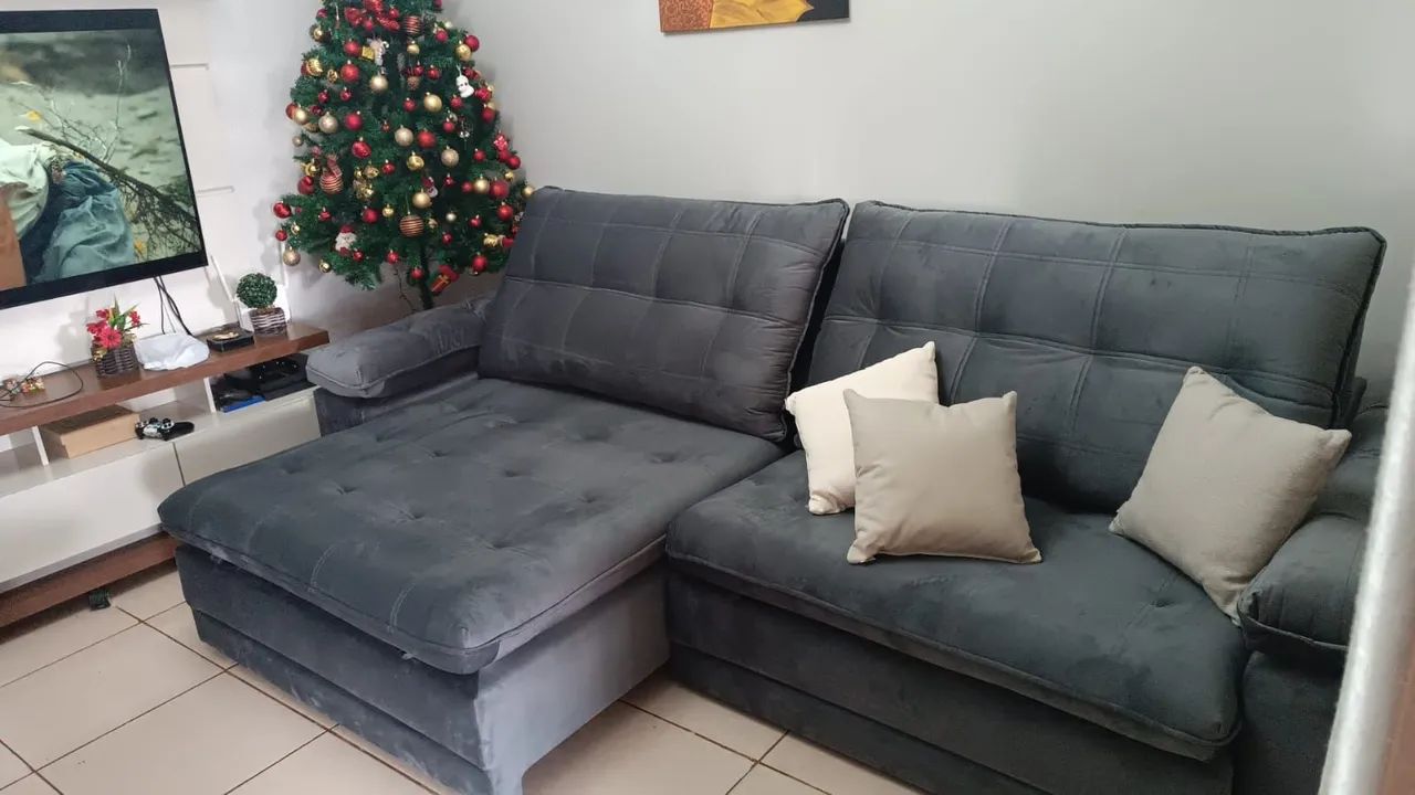 SOFÁ RETRÁTIL E RECLINÁVEL cinza escuro. ÓTIMO ESTADO E Impermeabilizado 3 metros  - Foto 4