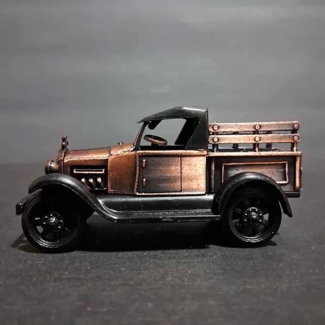 Apontador de mesa em formato de Caminhão Rural Ford 1915 Em Metal - Foto 3