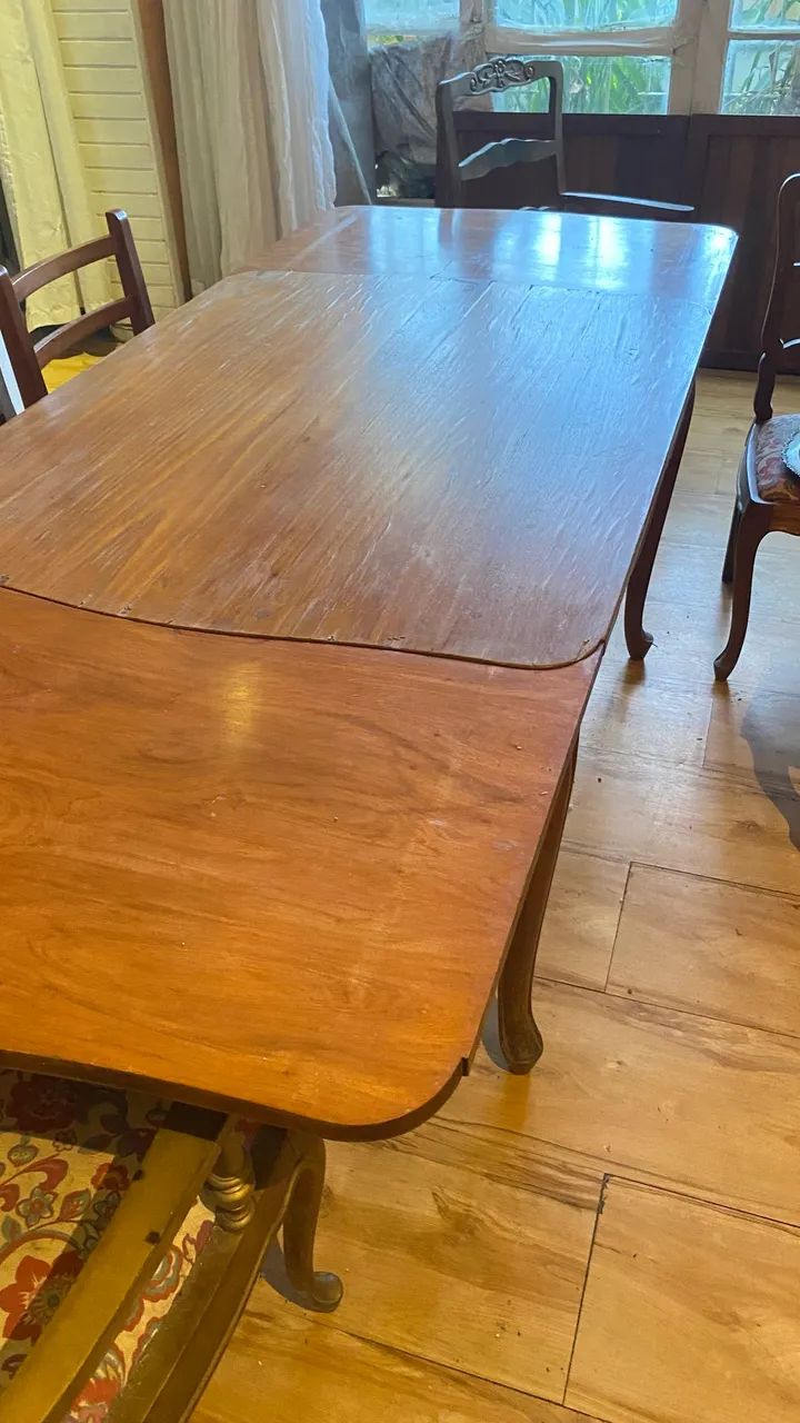 Mesa de jantar em Imbuia maciça com 4 cadeiras - Foto 2
