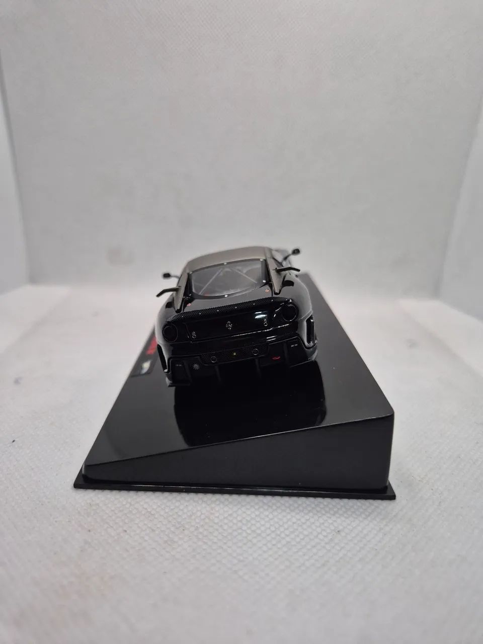 Miniatura Ferrari 599XX - Escala 1/43 - Hot Wheels Elite - Hobbies