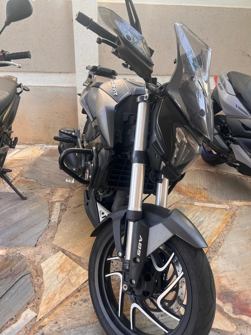 Dominar D400 