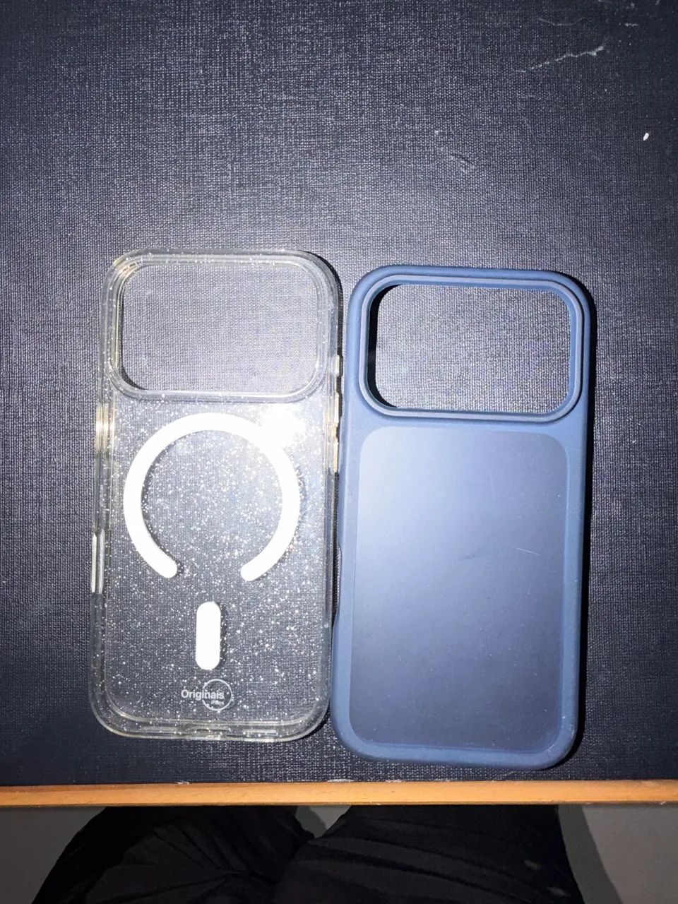 2 capinhas Iphone 17 pro 