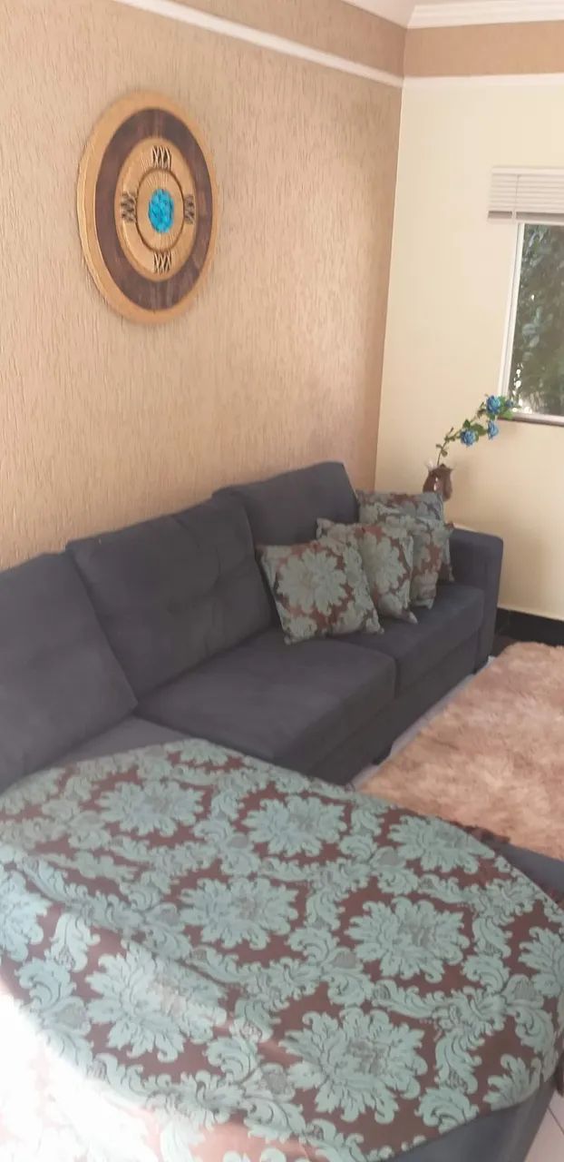 Sofa em linho cinza e madeira maciça  - Foto 2