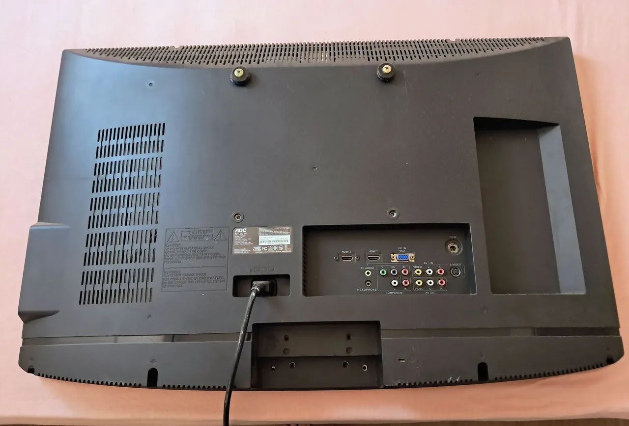 TV AOC 32 polegadas | em ótimo estado (acompanha cabo e controle remoto universal) - Foto 4