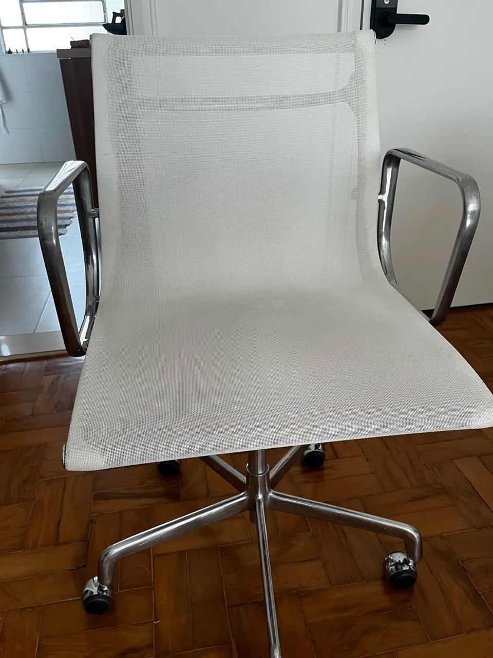 Cadeira de escritório Eames