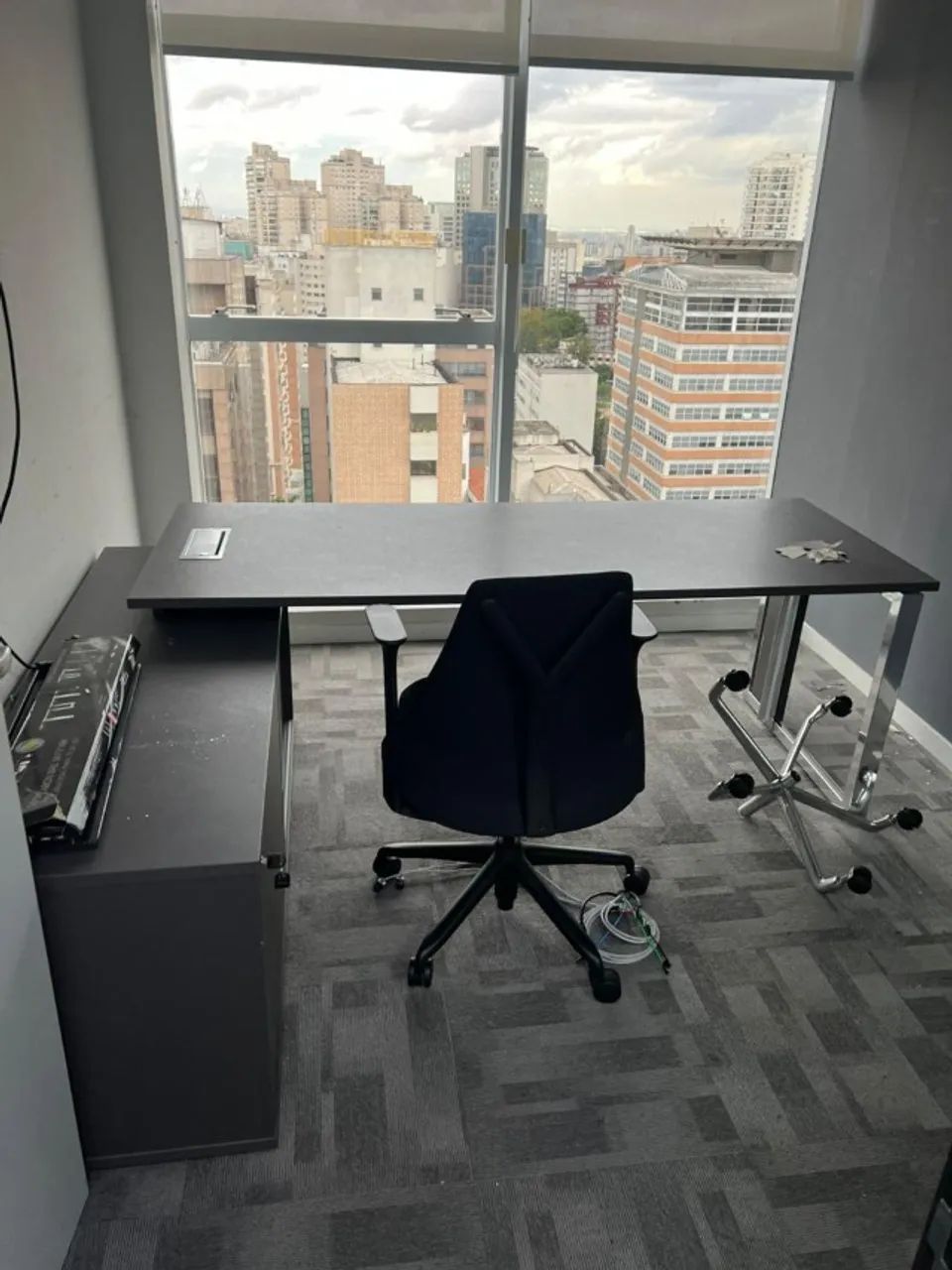 Mesa Executiva Pé Painel - Marca: Gabbinetto