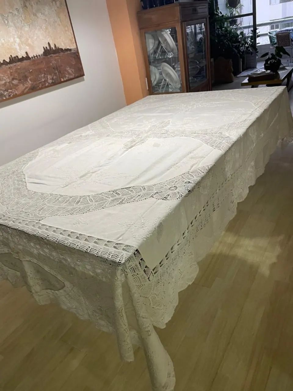 Toalha de mesa retangular de linho, bordada e detalhes em Renascença