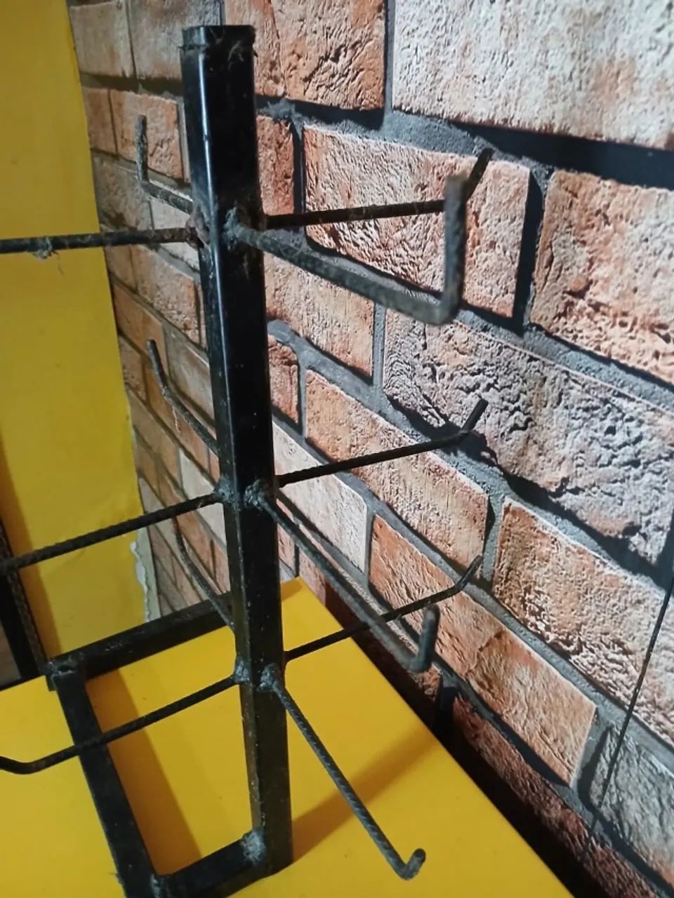 expositor de chaveiros de ferro puro precisando so de uma nova pintura  - Foto 4