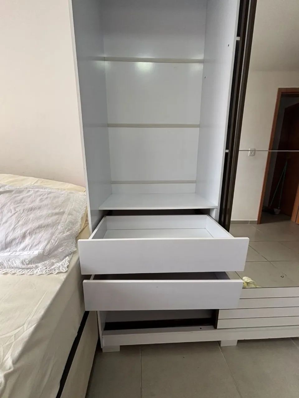 Guarda roupa Grande com Espelho - Foto 3