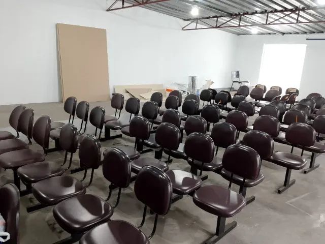 Cadeiras para palcos e igrejas e outros. - Foto 2