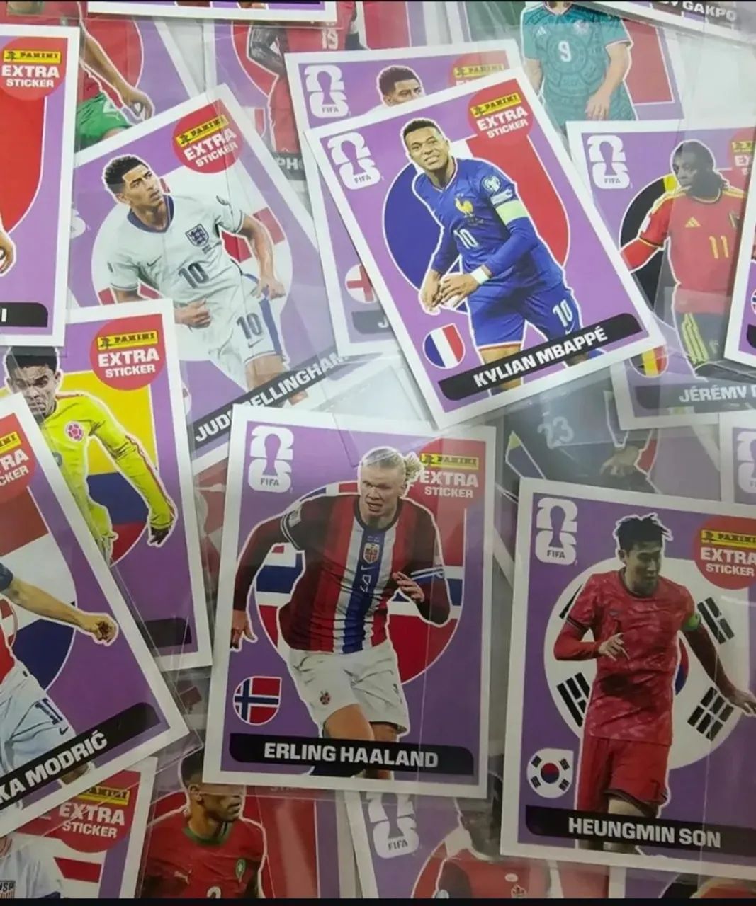 Figurinhas Legends / Extras Copa 2026 - Ouro, Prata, Bronze e Bordô - Foto 4