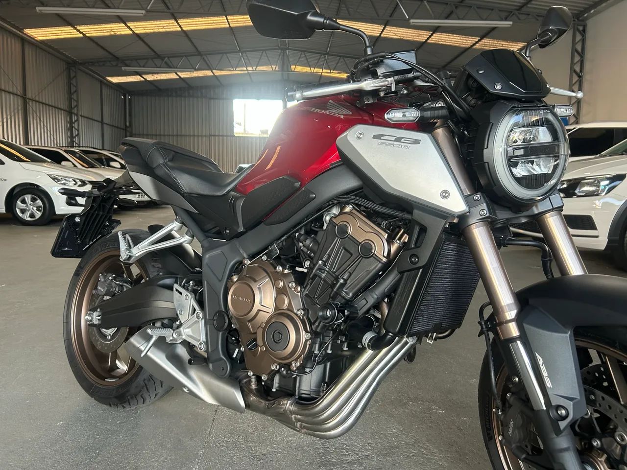 CB 650R ABS 2022 c/ 12.000 km  - Foto 3