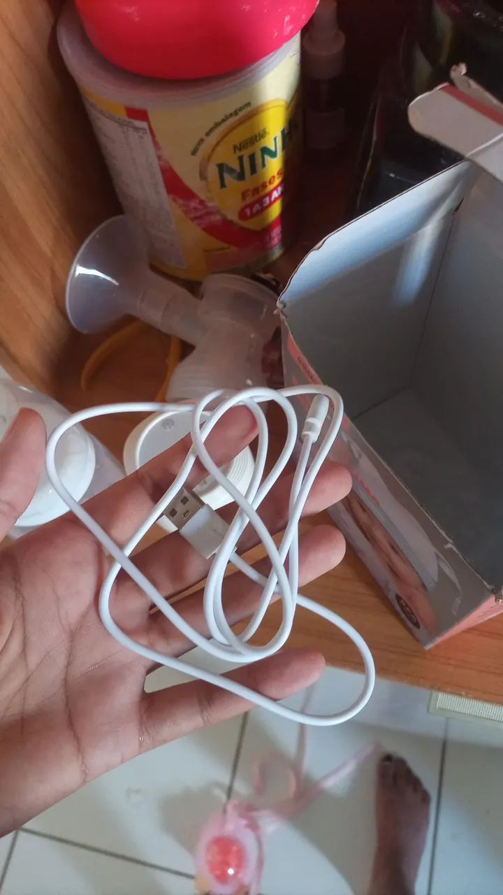 Vendo bomba tirar leite elétrica  - Foto 4