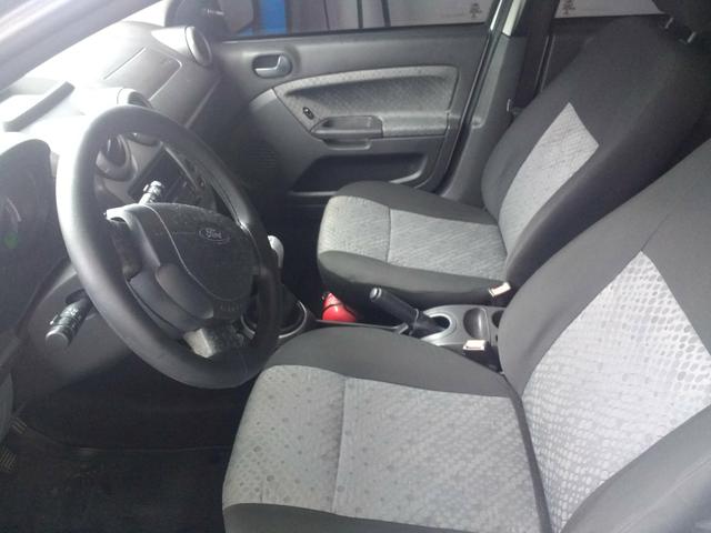 Fiesta Hatch 1.0 é Na World Car - Foto 4