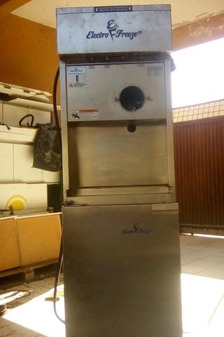 Maquina de sorvete eletro frizer top de linha - Foto 4