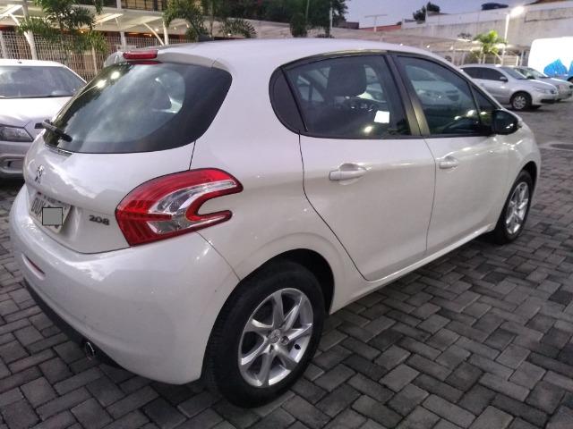 Peugeot 208 Active Pack 1.5 2014 - Couro, Multimídia, Pneus Novos - Excelente! - Foto 3