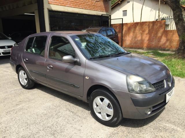 Renault Clio Sedan PRIVILEGE 1.6 4P - Foto 3