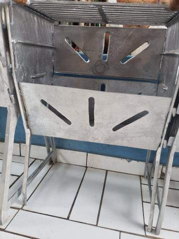 Churrasqueira toda fechada desmontável