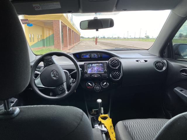 Toyota Etios, completo controle de som no volante, automático, multimídia, carro novo - Foto 9